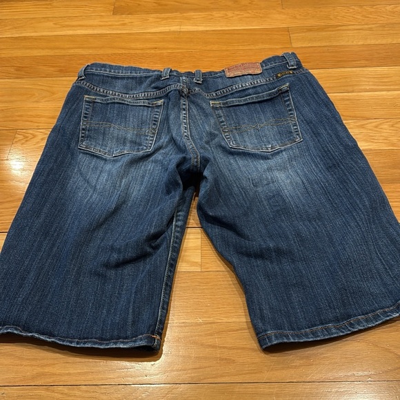 Lucky Brand Women’s Bermuda jeans shorts size 14/32. - Picture 6 of 9